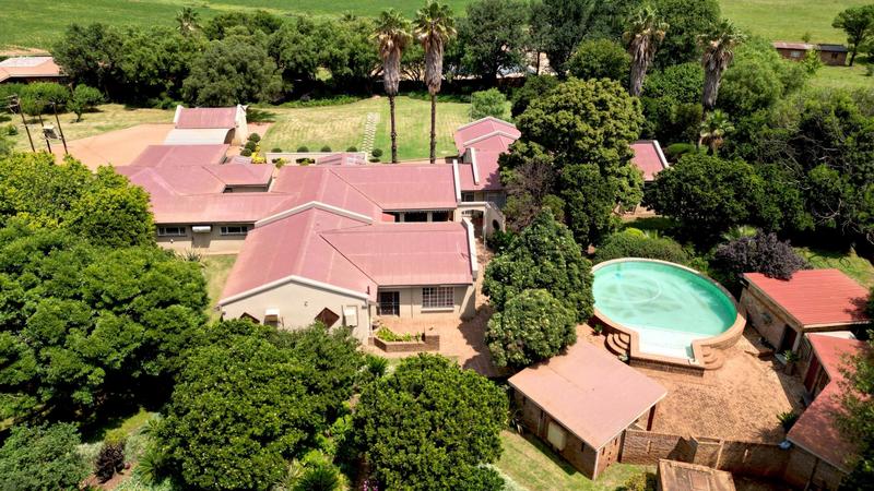 16 Bedroom Property for Sale in Middelburg Rural Eastern Cape